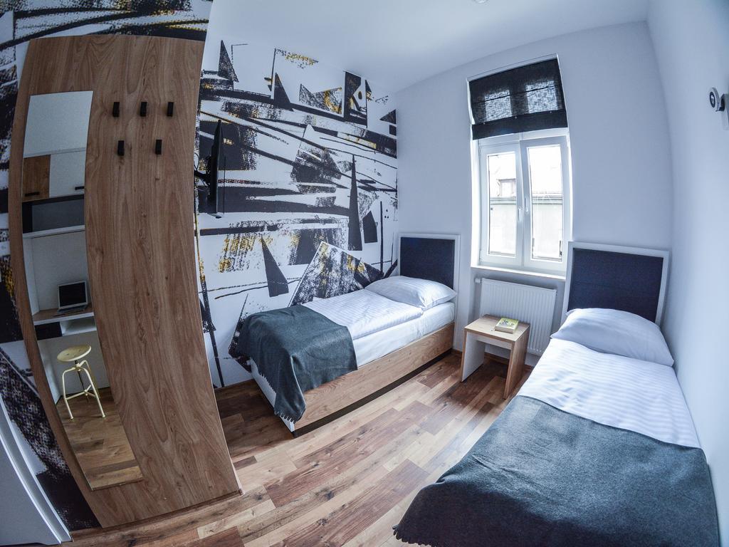 Mariacka 13 Wygodne Spanie คาโตวีตเซ ภายนอก รูปภาพ